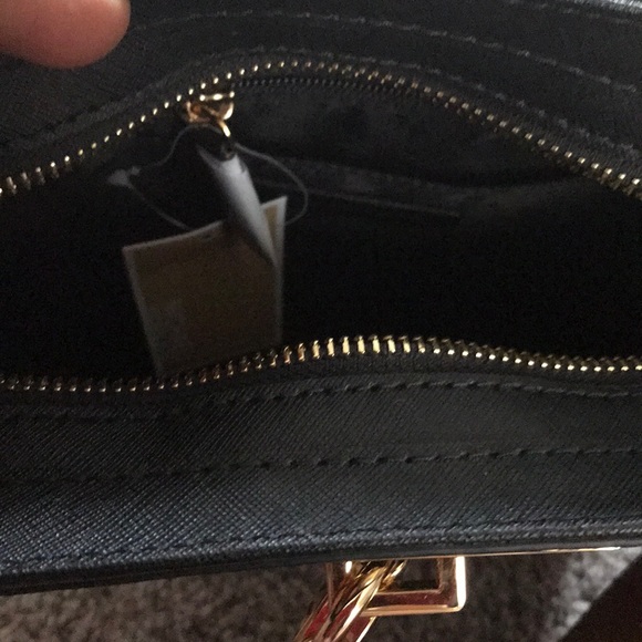 Micheal Kors Messenger Bag - Picture 6 of 8